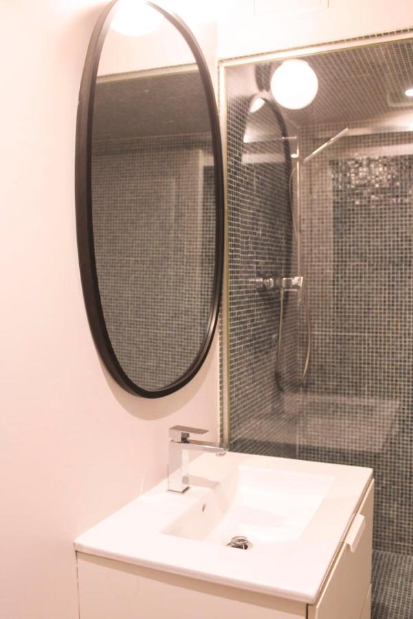 Bright 40 M In 17th District Appartement *